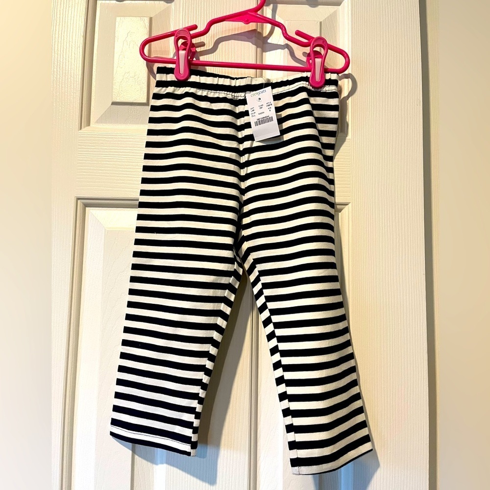 Size 8 J Crew crewcuts navy/white striped capri leggings